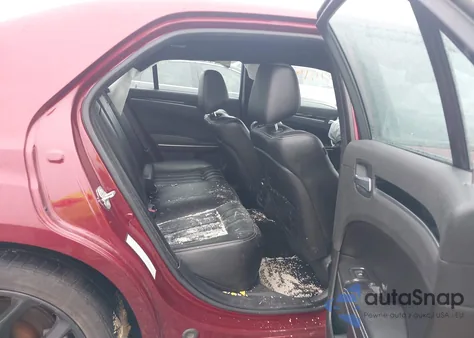 2021 Chrysler 300 300S z USA, uszkodzony, nr VIN 2C3CCABG0MH601189